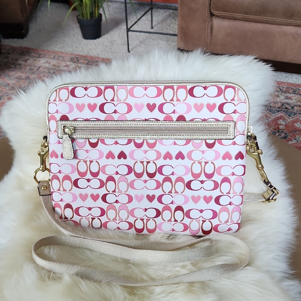 Cute Vintage Coach Red & Pink Signature Heart Padded Crossbody Case Bag ♥️🤍🩷
